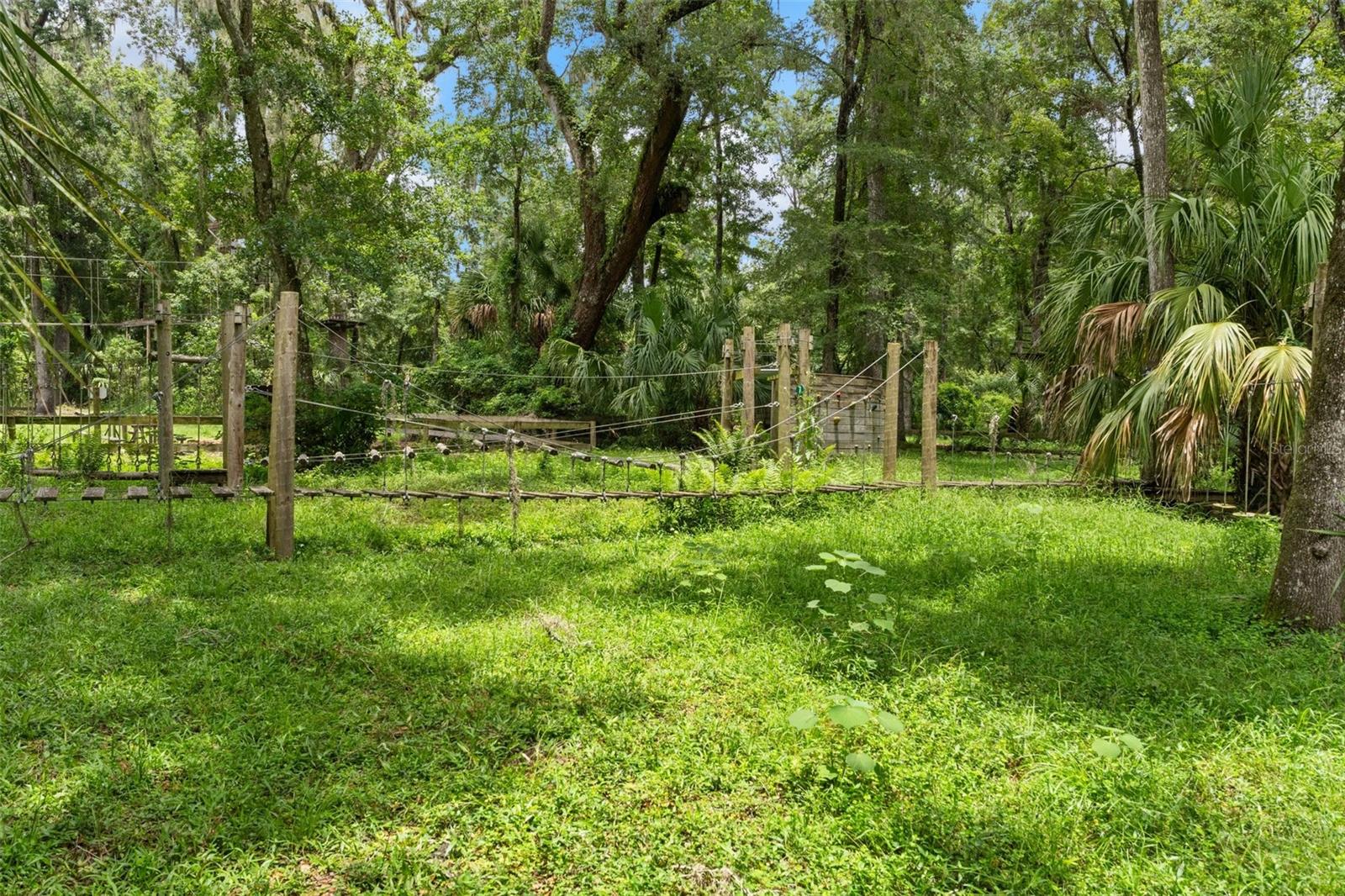Listing photo id 37 for 6440 Cedar Lane