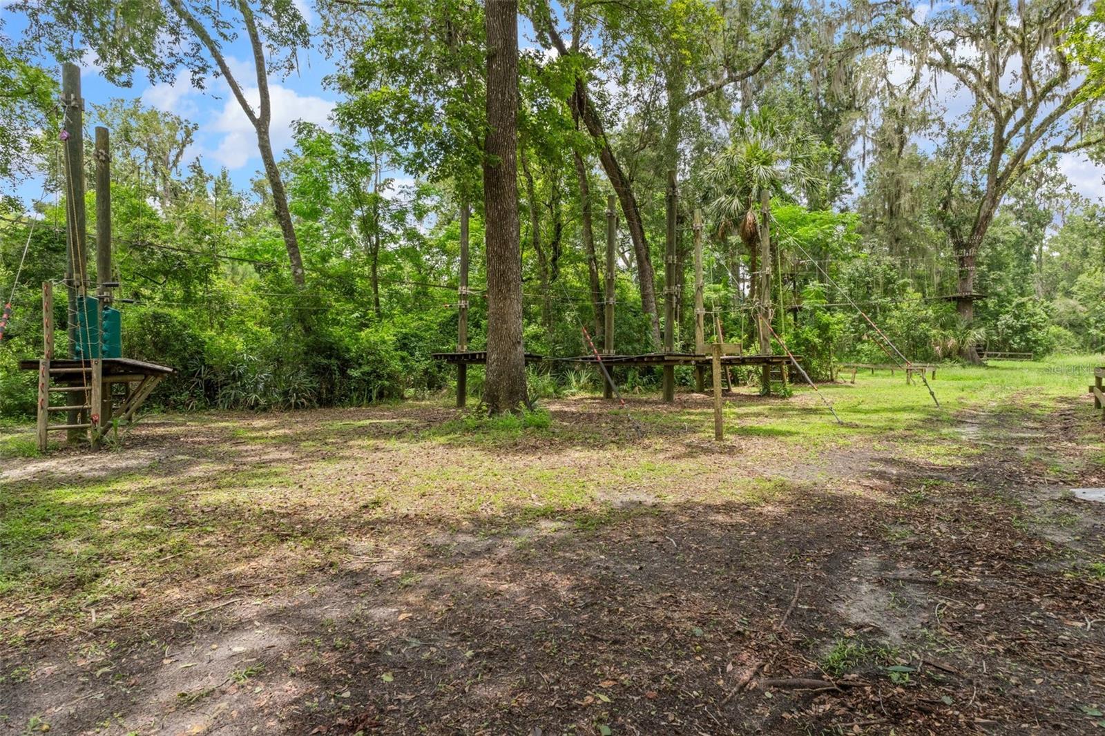 Listing photo id 39 for 6440 Cedar Lane