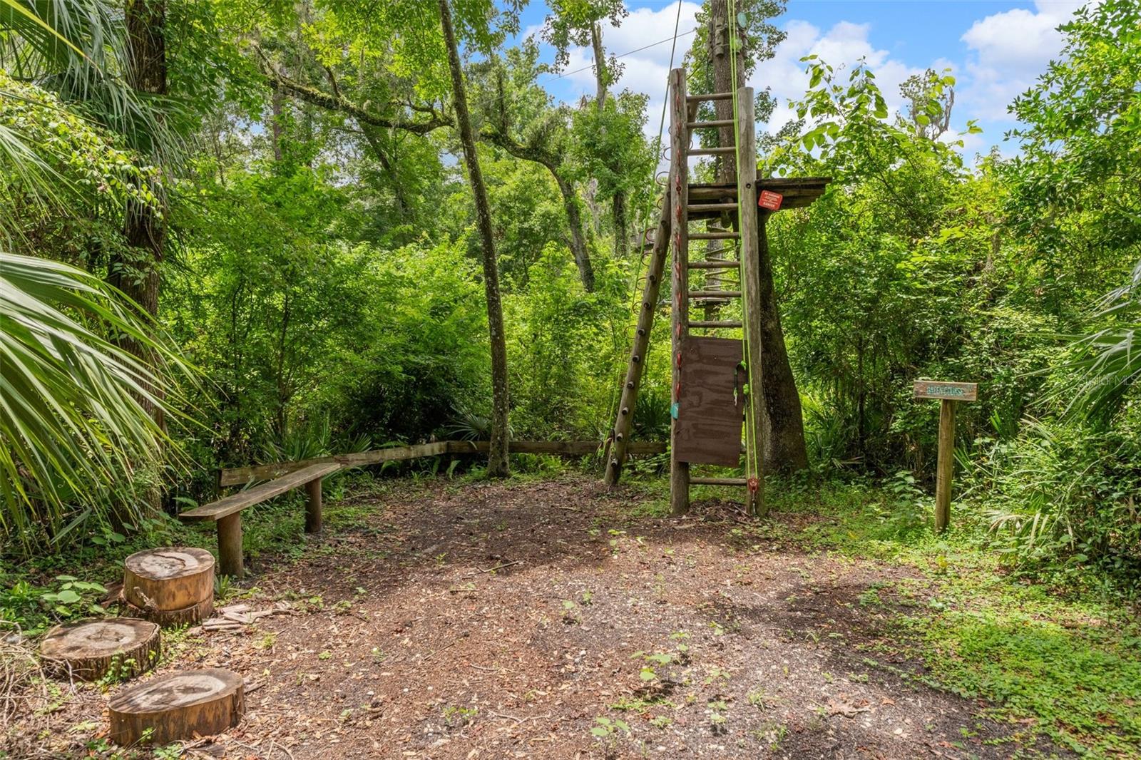 Listing photo id 41 for 6440 Cedar Lane