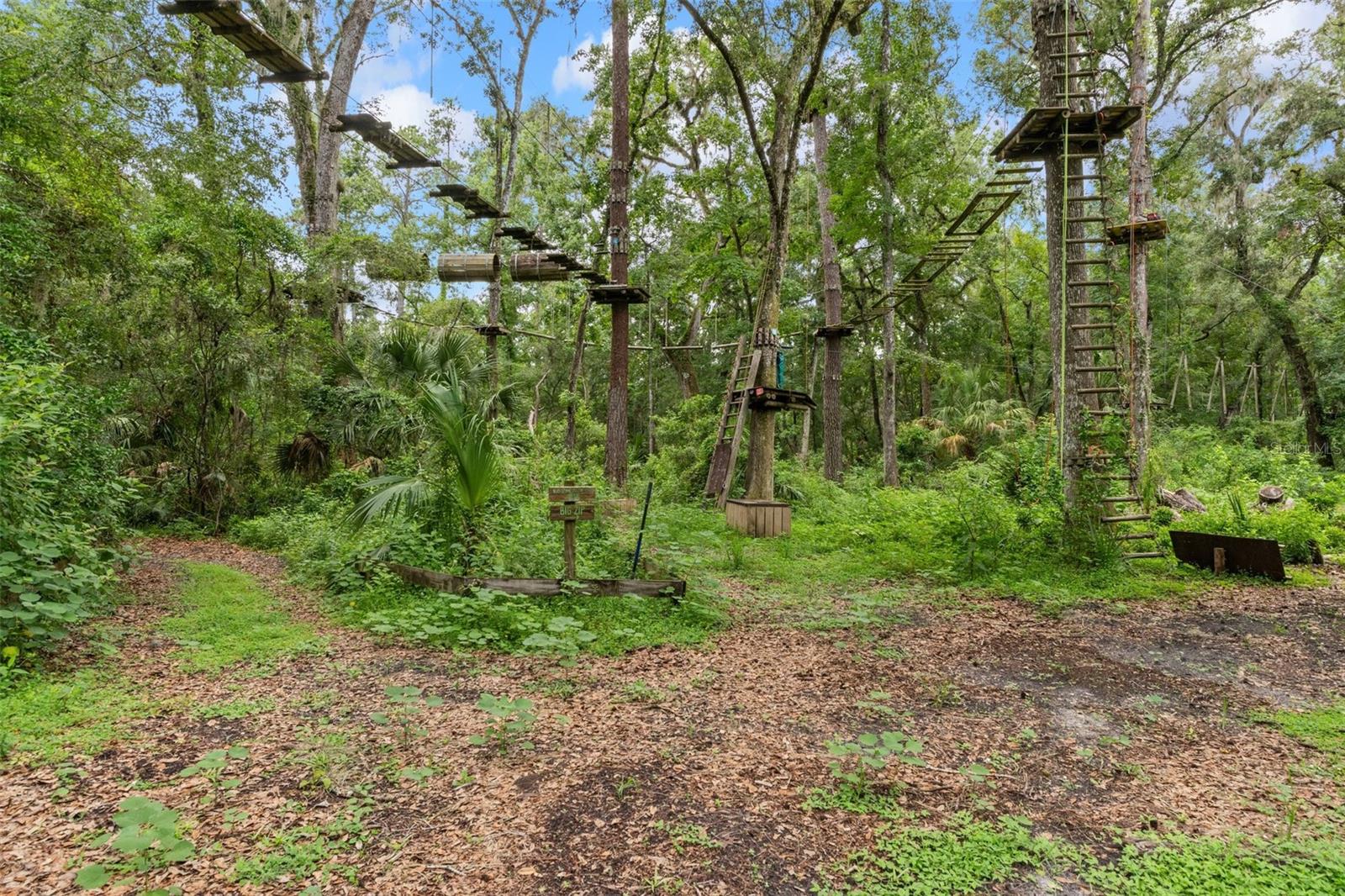Listing photo id 57 for 6440 Cedar Lane