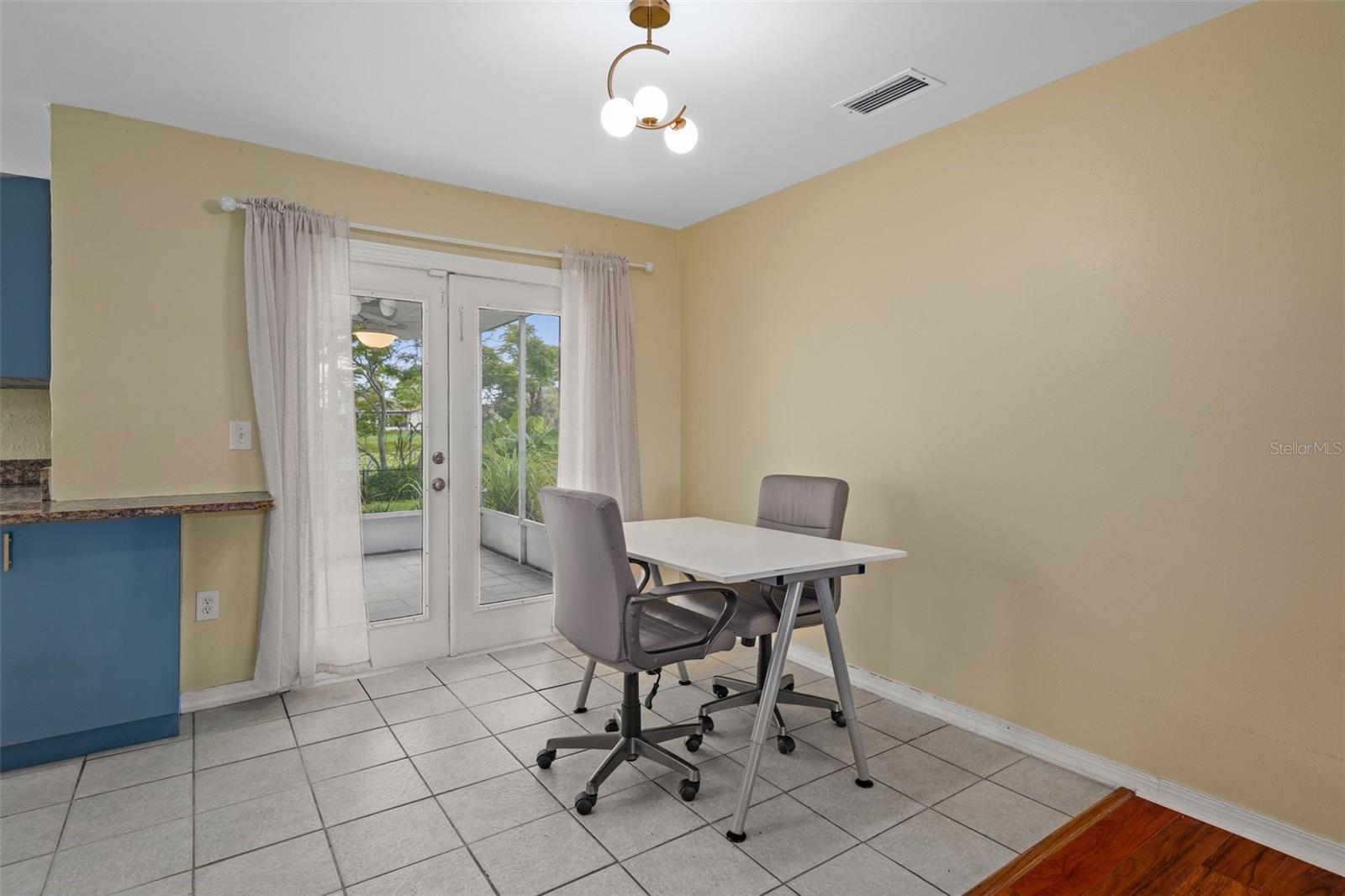 Image 10 of 38 For 7724 Arlight Drive