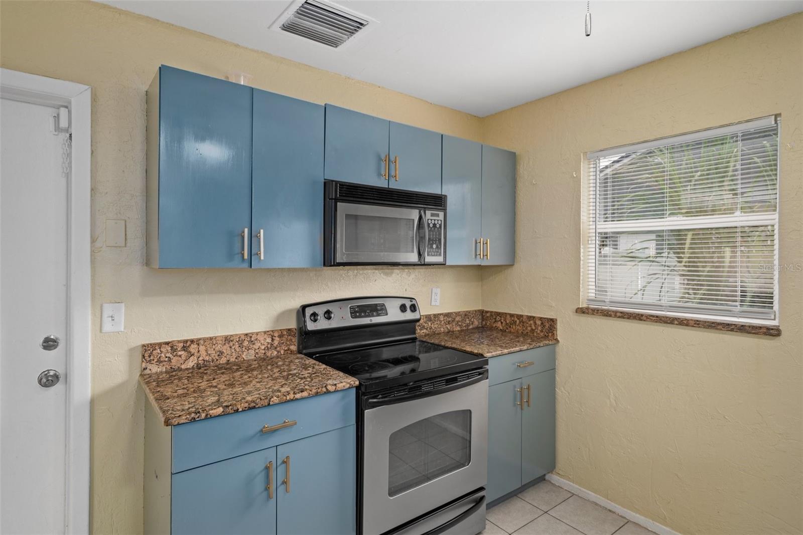 Image 15 of 38 For 7724 Arlight Drive