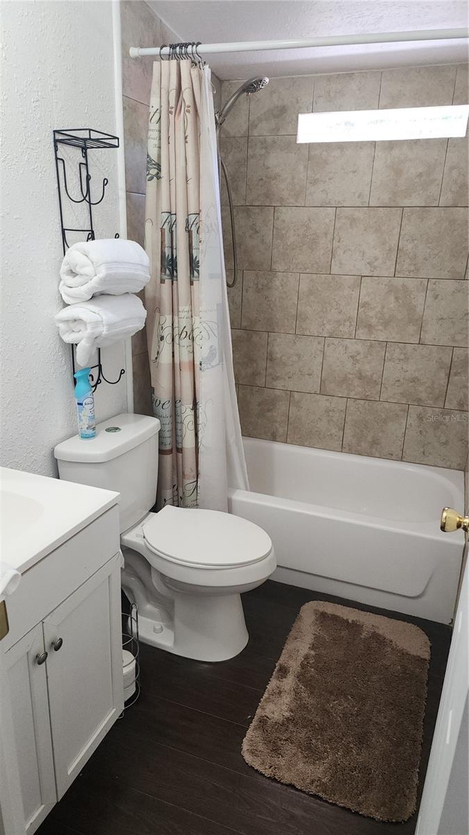Listing photo id 19 for 6800 Stacie Court