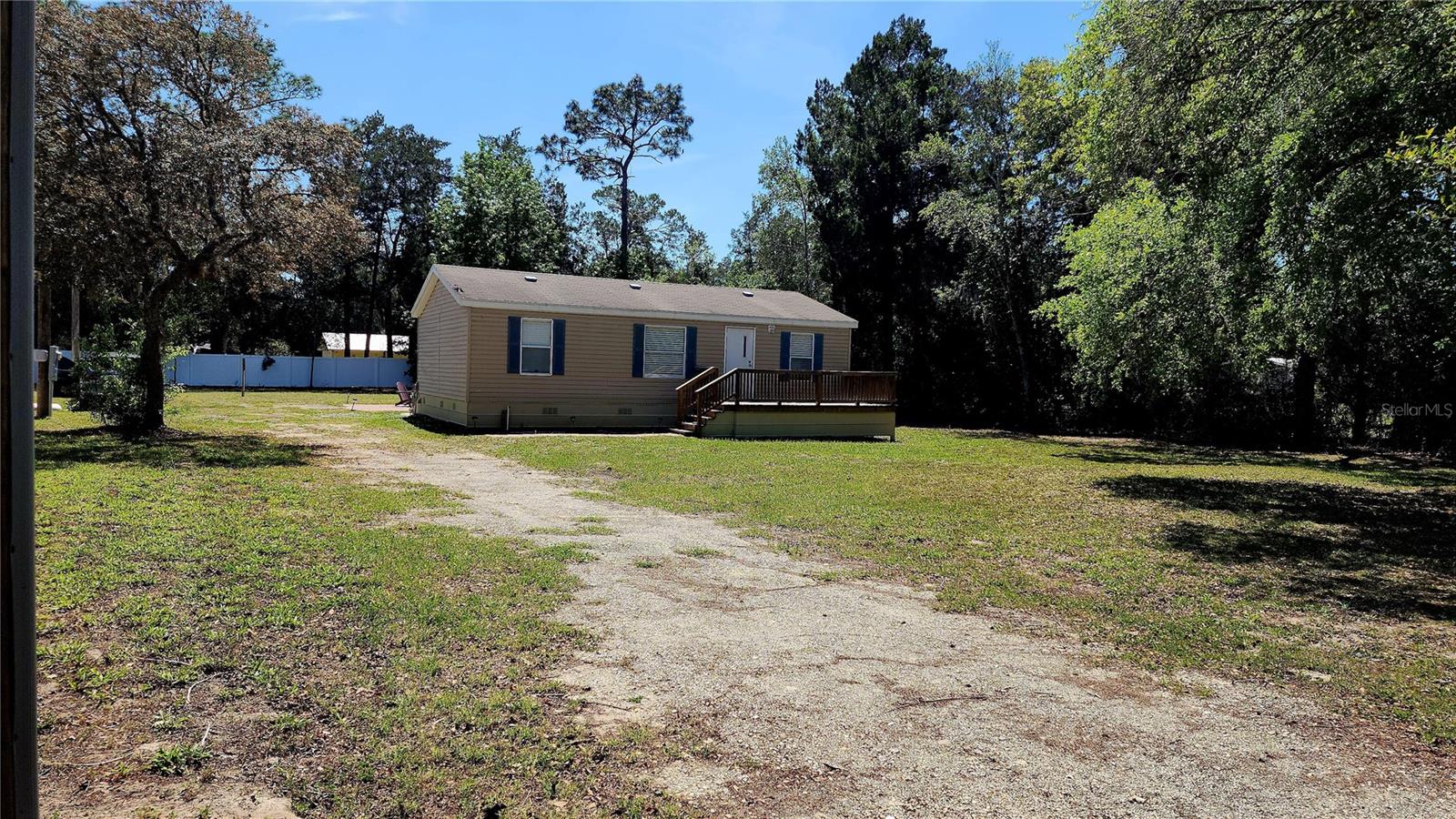 Listing photo id 1 for 6800 Stacie Court