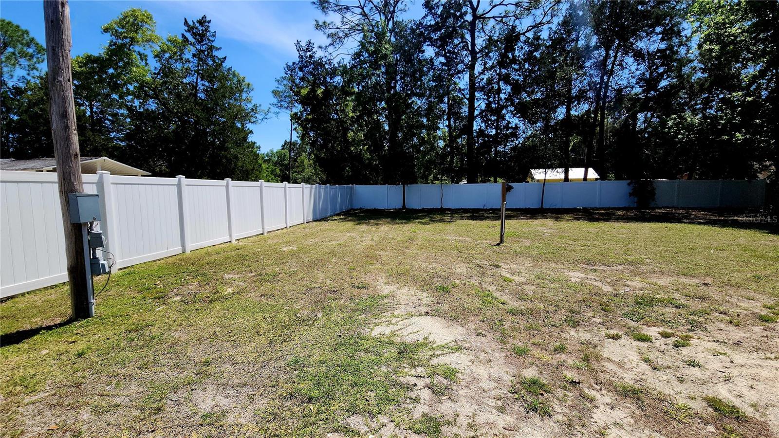 Listing photo id 28 for 6800 Stacie Court