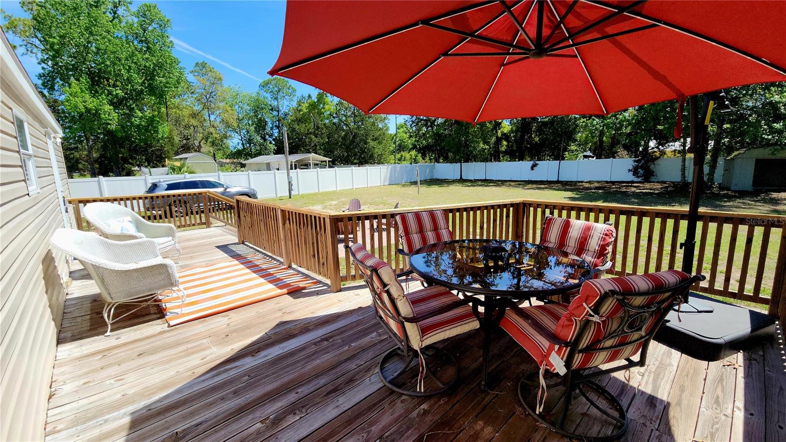 Listing photo id 5 for 6800 Stacie Court