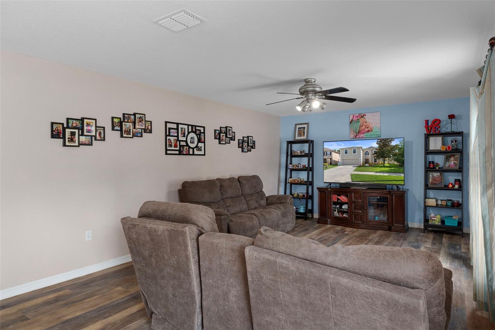 Image 15 of 66 For 14348 Finsbury Drive