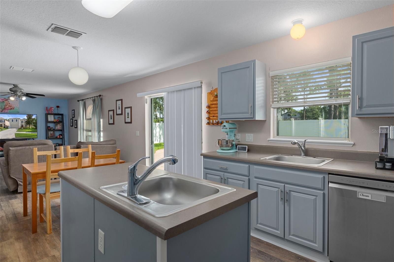 Image 20 of 66 For 14348 Finsbury Drive