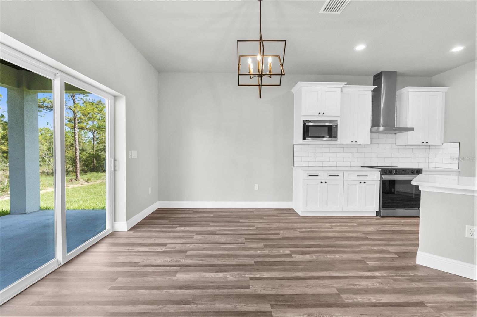 Listing photo id 16 for 16113 Penn State Road