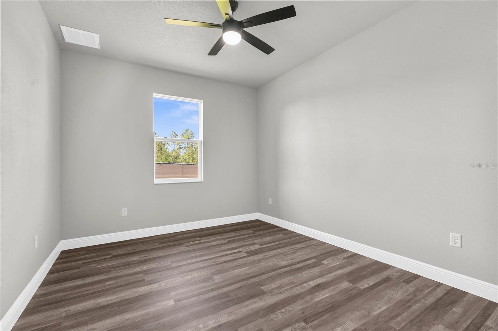 Listing photo id 21 for 16113 Penn State Road