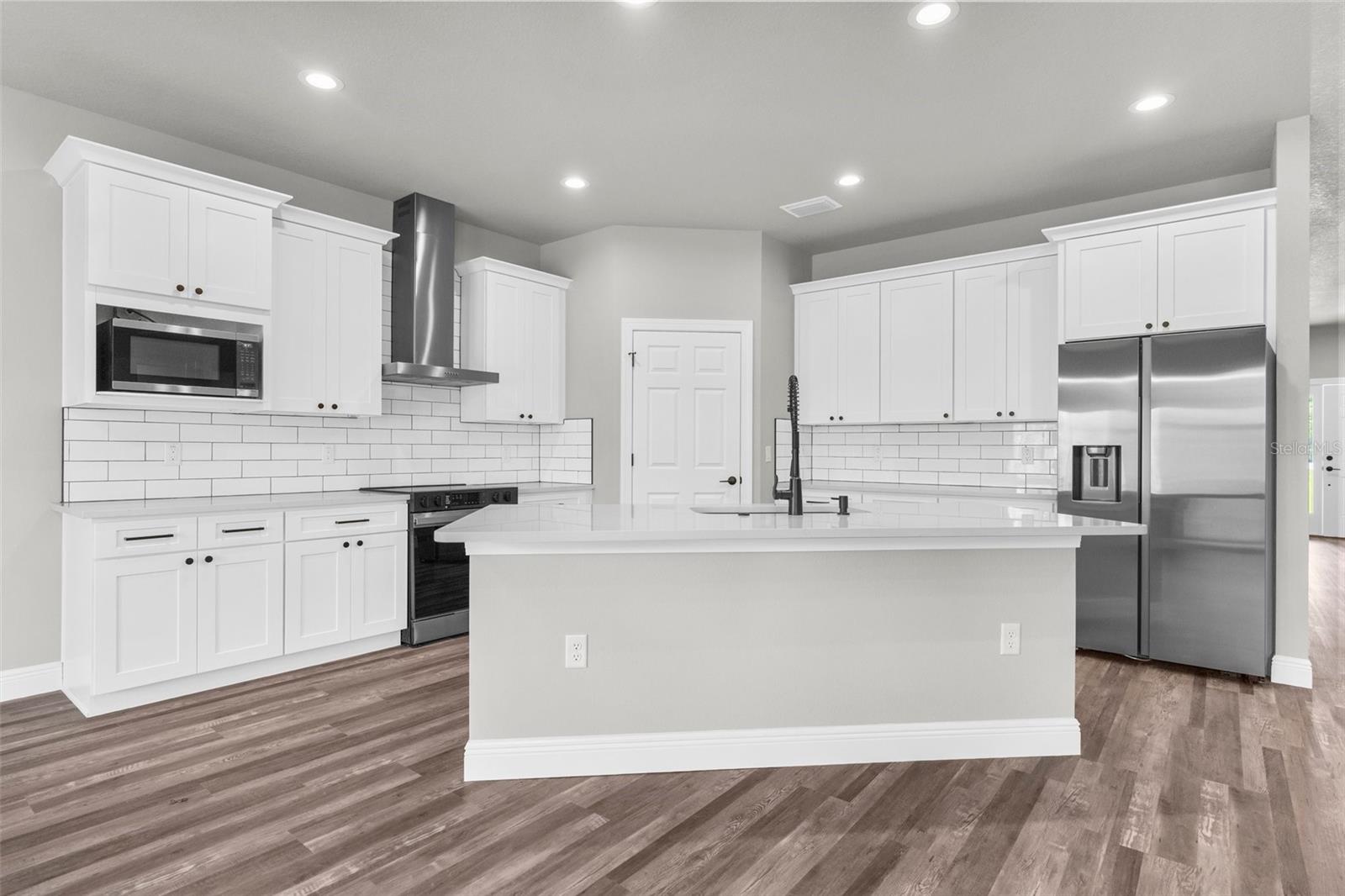 Listing photo id 1 for 16113 Penn State Road