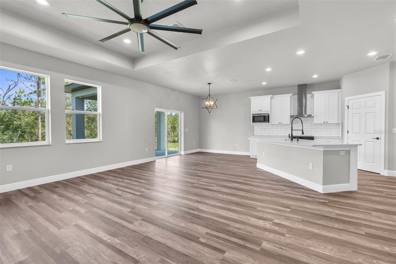 Listing photo id 2 for 16113 Penn State Road