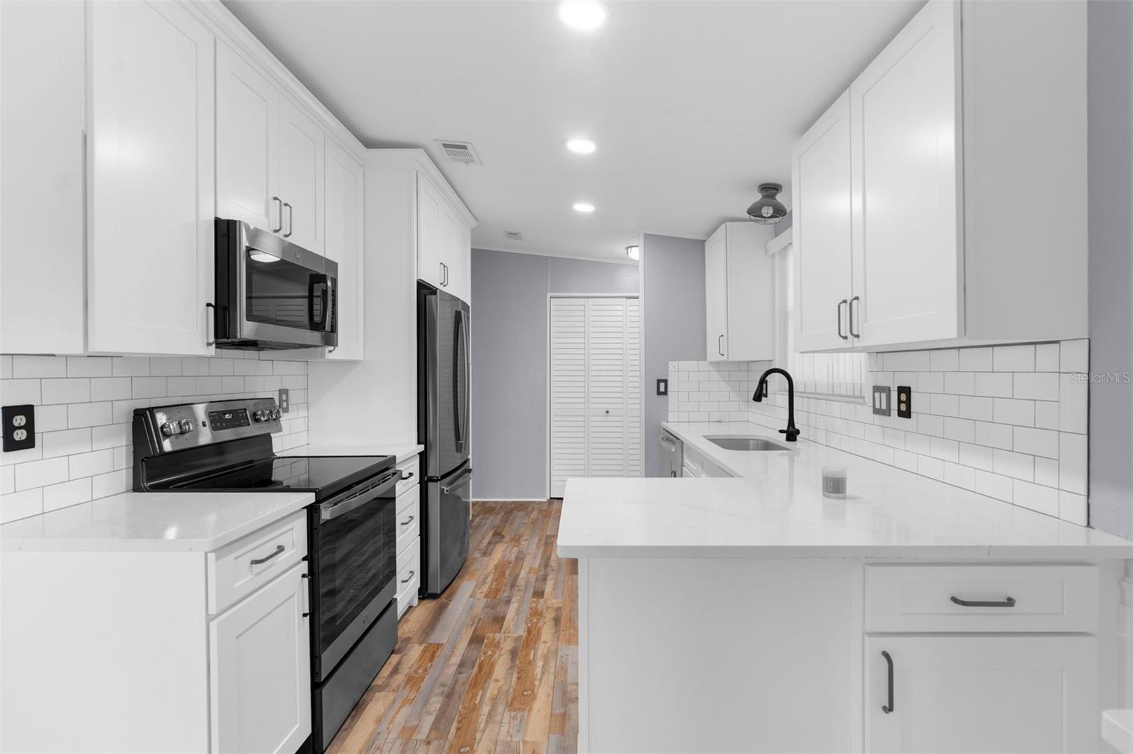 Image 12 of 45 For 14986 Rialto Avenue