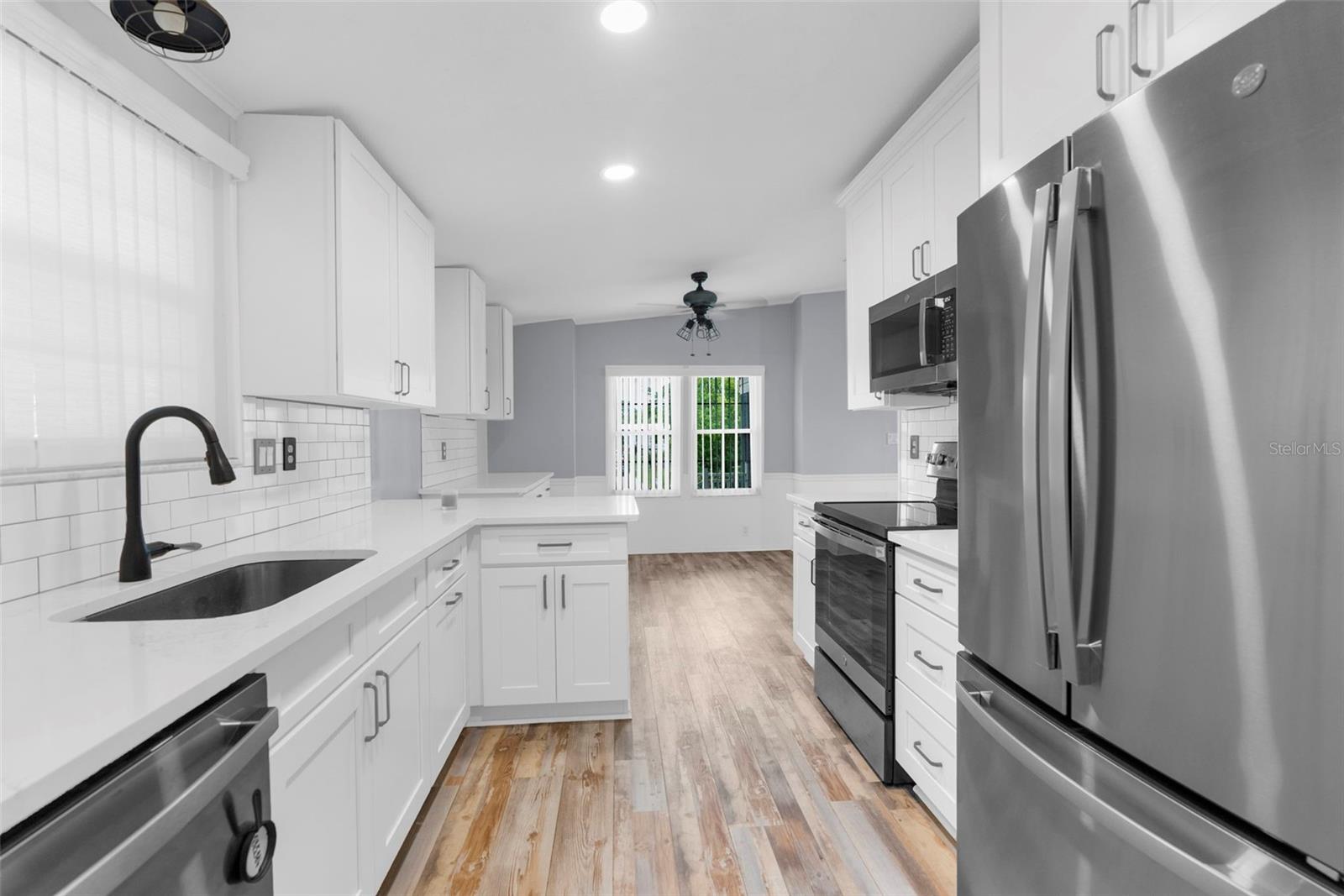 Image 4 of 45 For 14986 Rialto Avenue