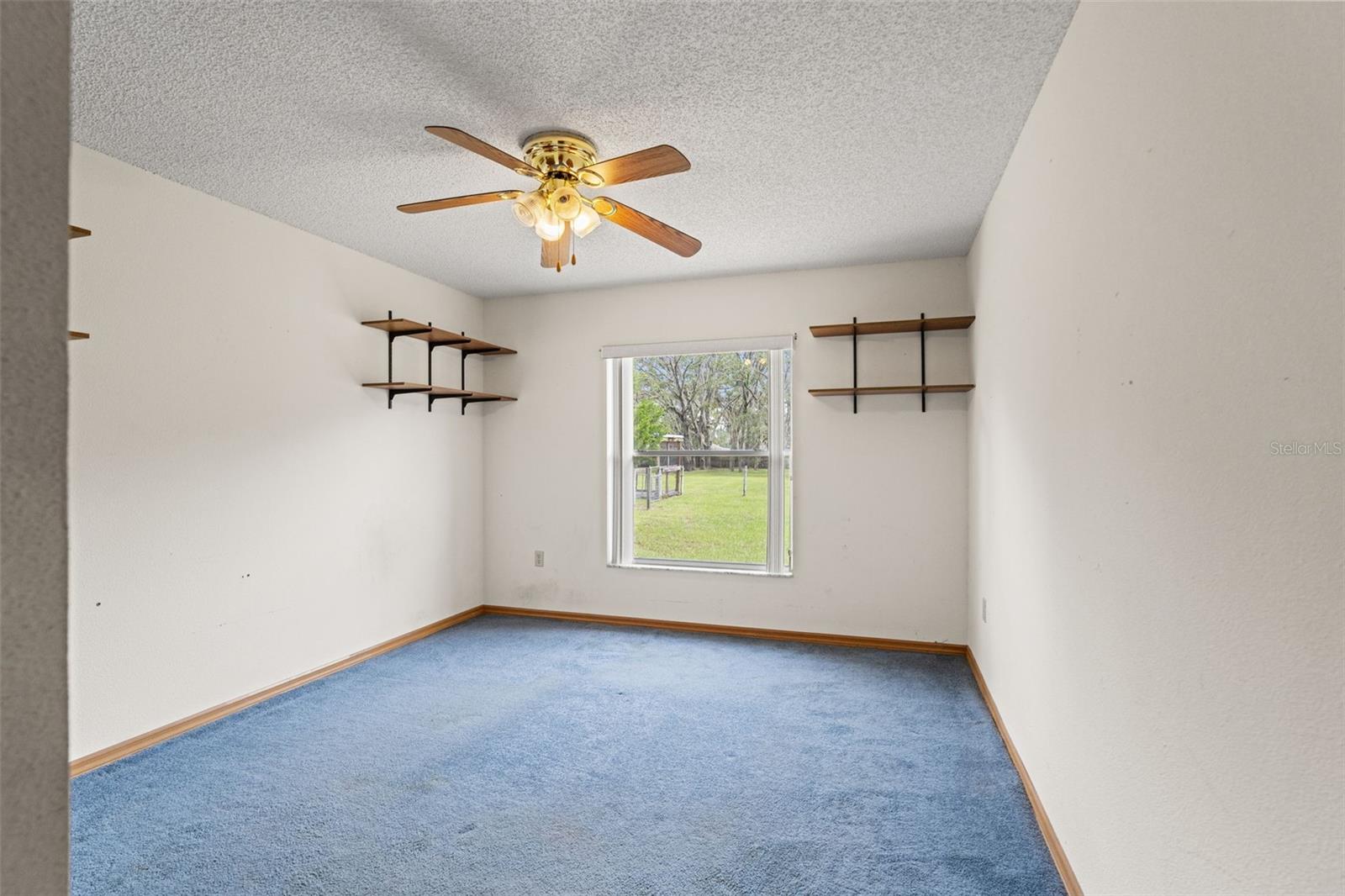 Listing photo id 13 for 5085 Bone Lane