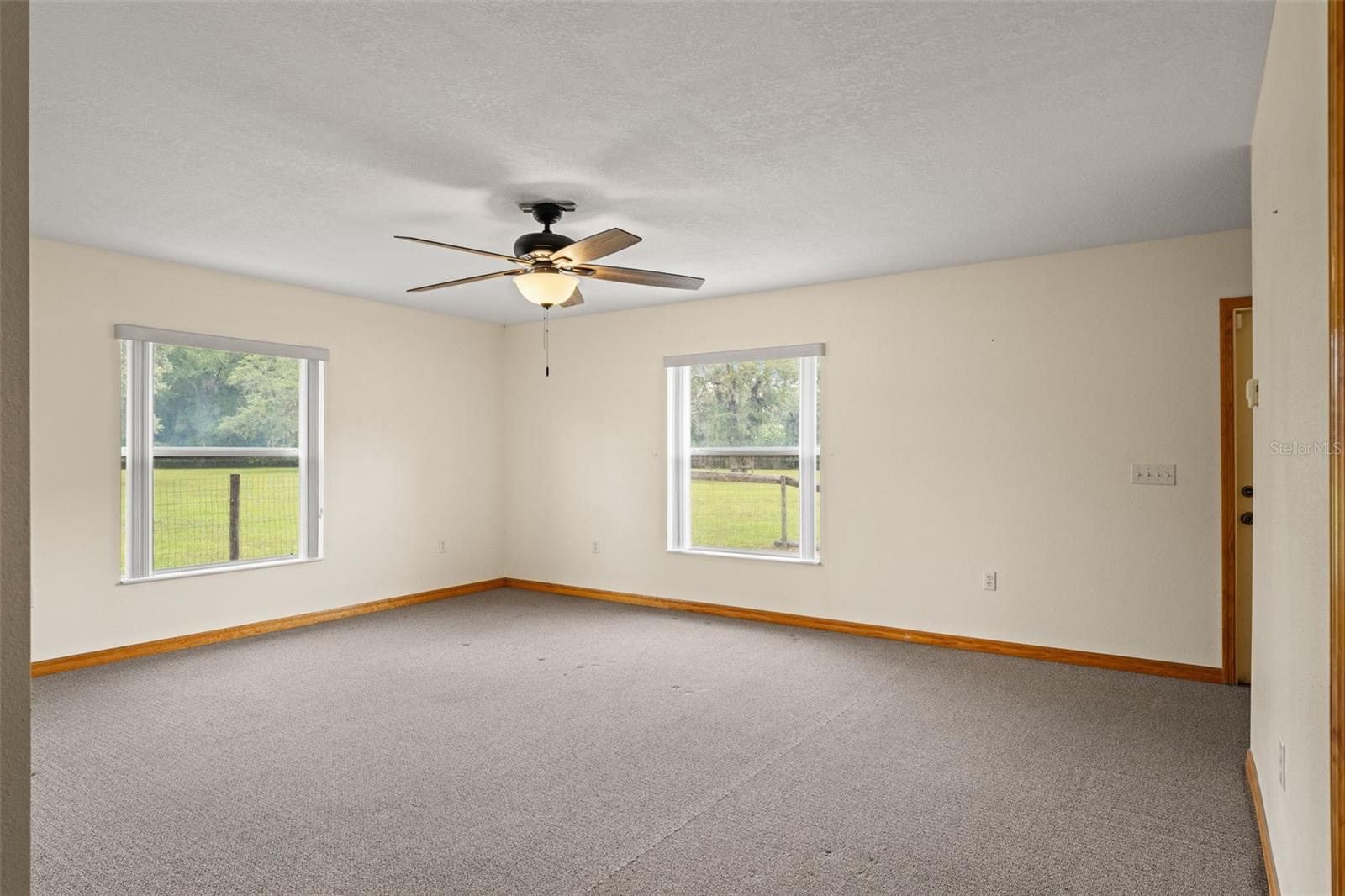 Listing photo id 18 for 5085 Bone Lane