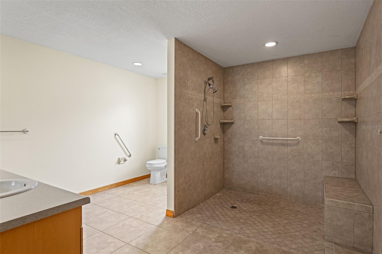 Listing photo id 24 for 5085 Bone Lane