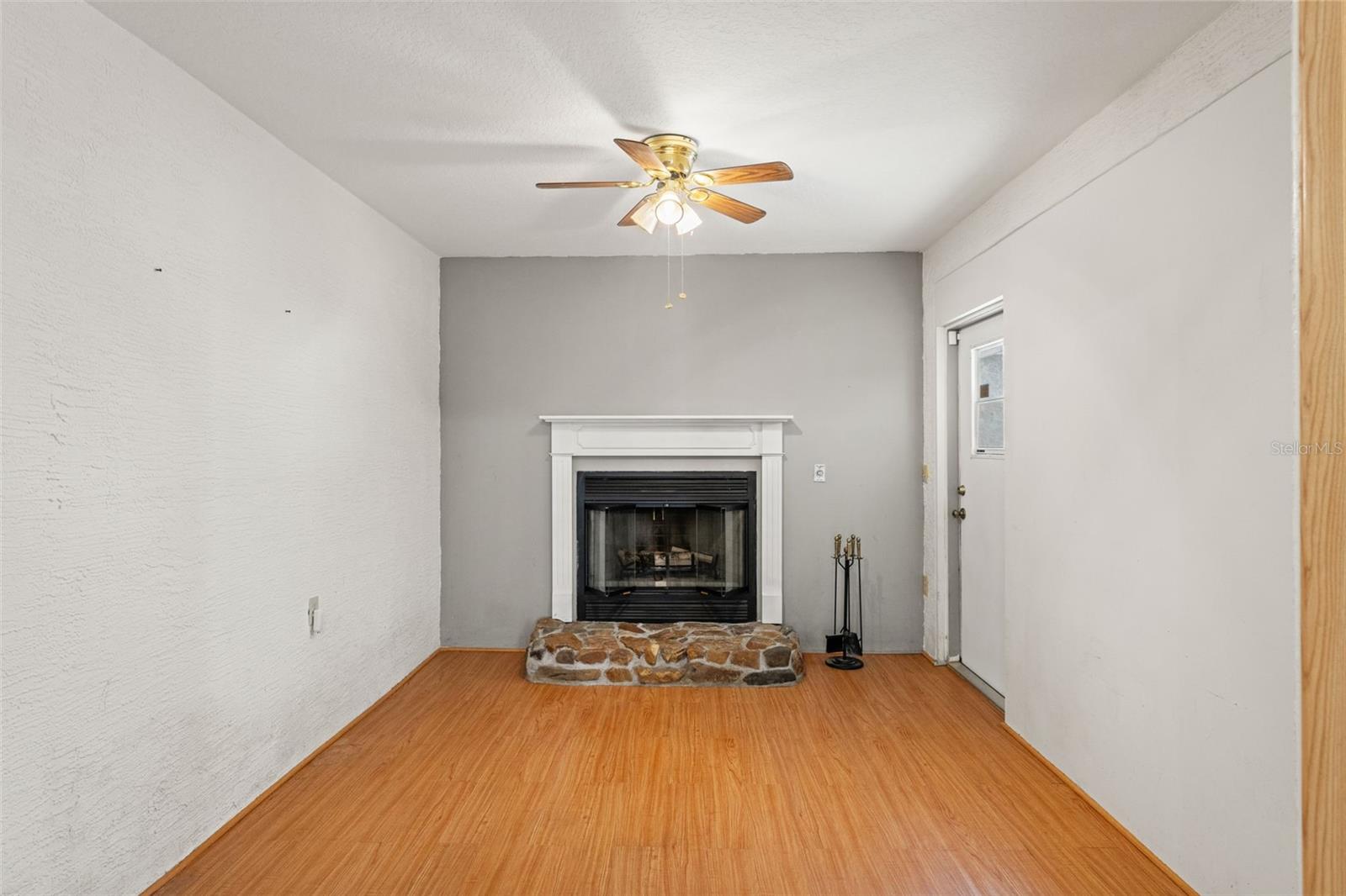 Listing photo id 27 for 5085 Bone Lane