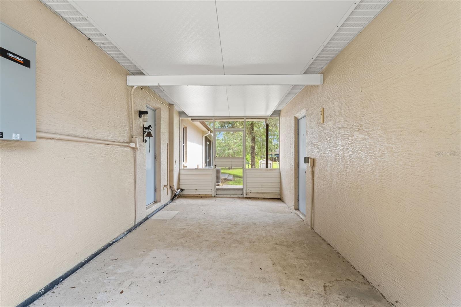 Listing photo id 30 for 5085 Bone Lane