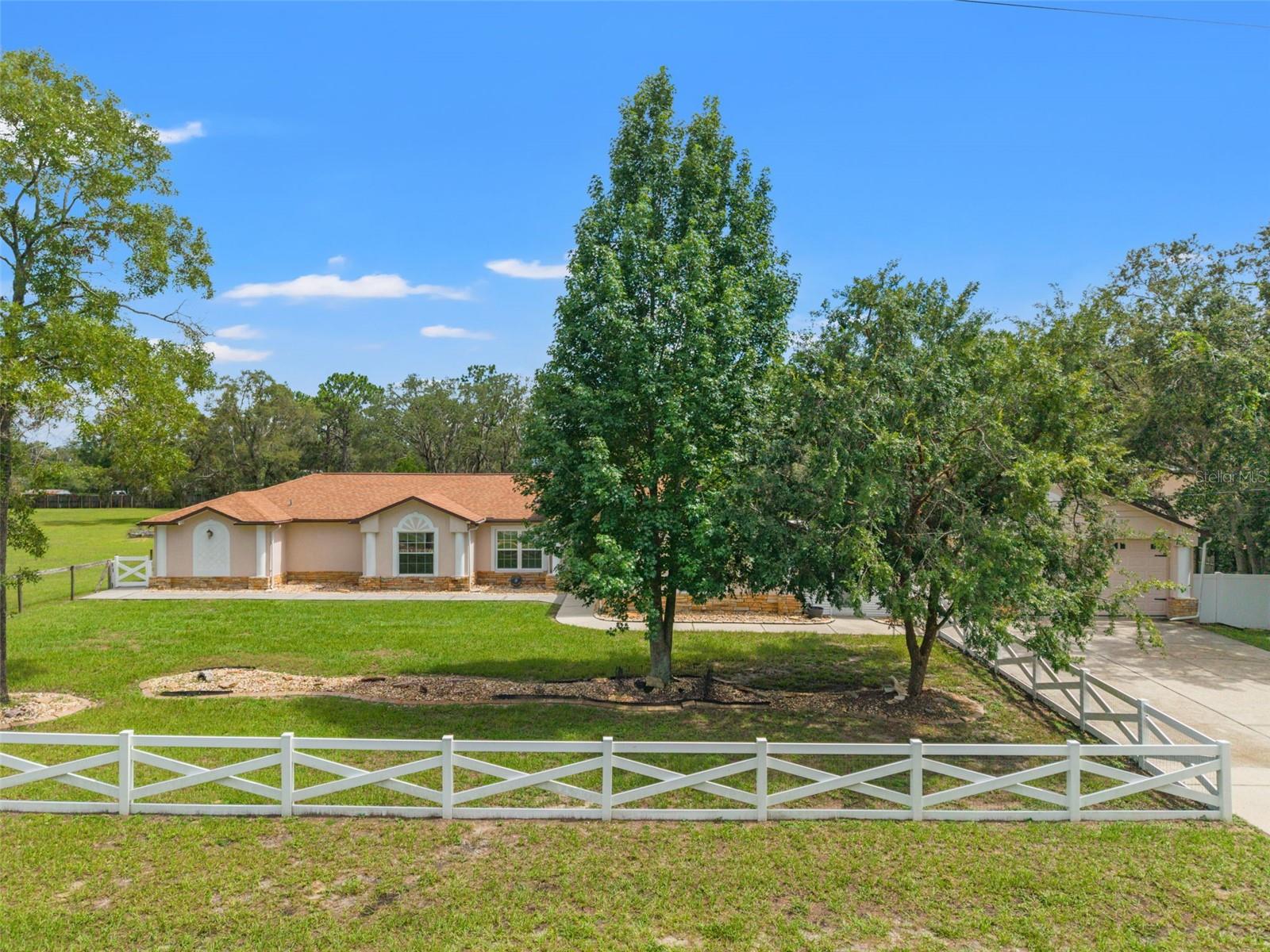 Listing photo id 33 for 5085 Bone Lane