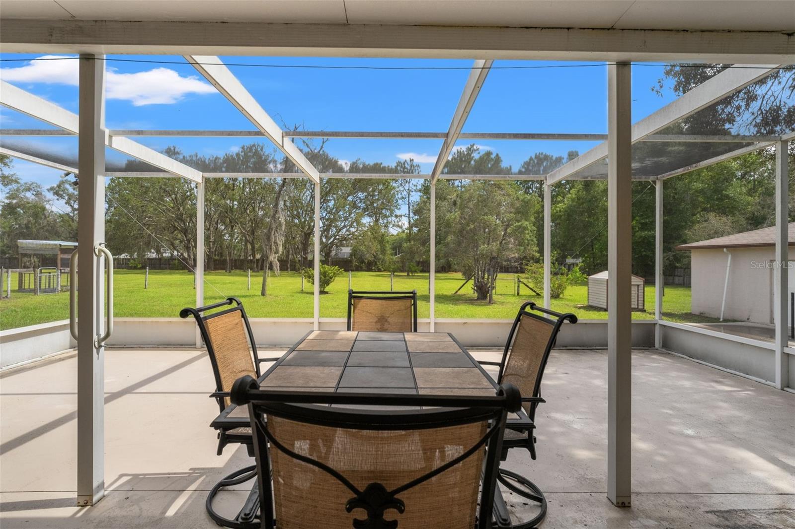 Listing photo id 41 for 5085 Bone Lane
