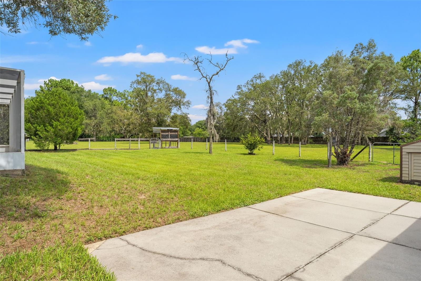 Listing photo id 42 for 5085 Bone Lane