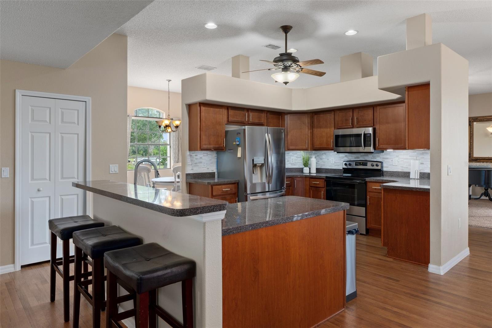 Image 13 of 59 For 9438 Lorendale Circle