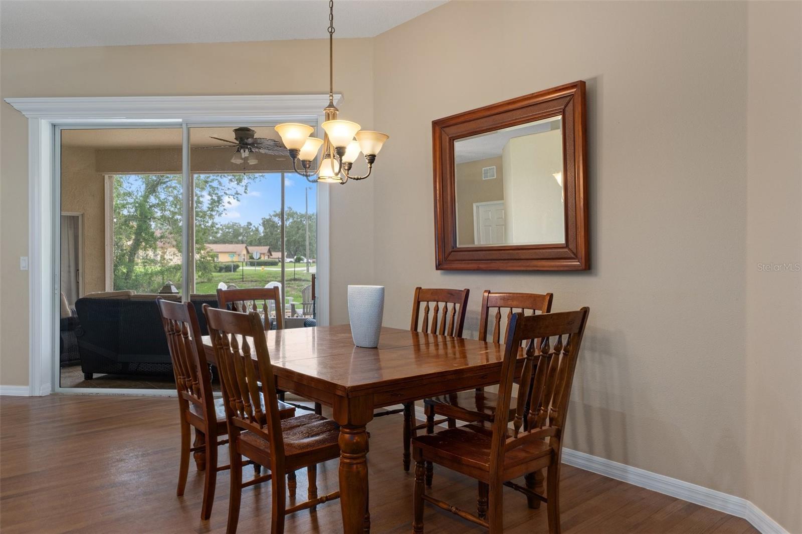 Image 16 of 59 For 9438 Lorendale Circle