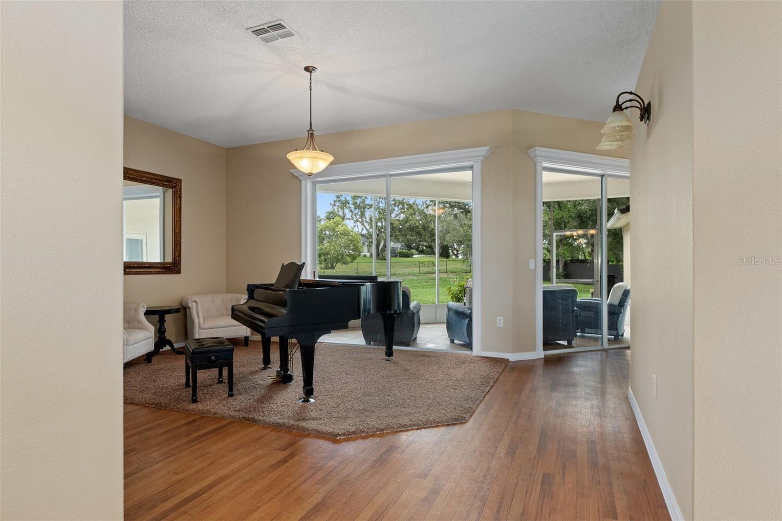 Image 5 of 59 For 9438 Lorendale Circle