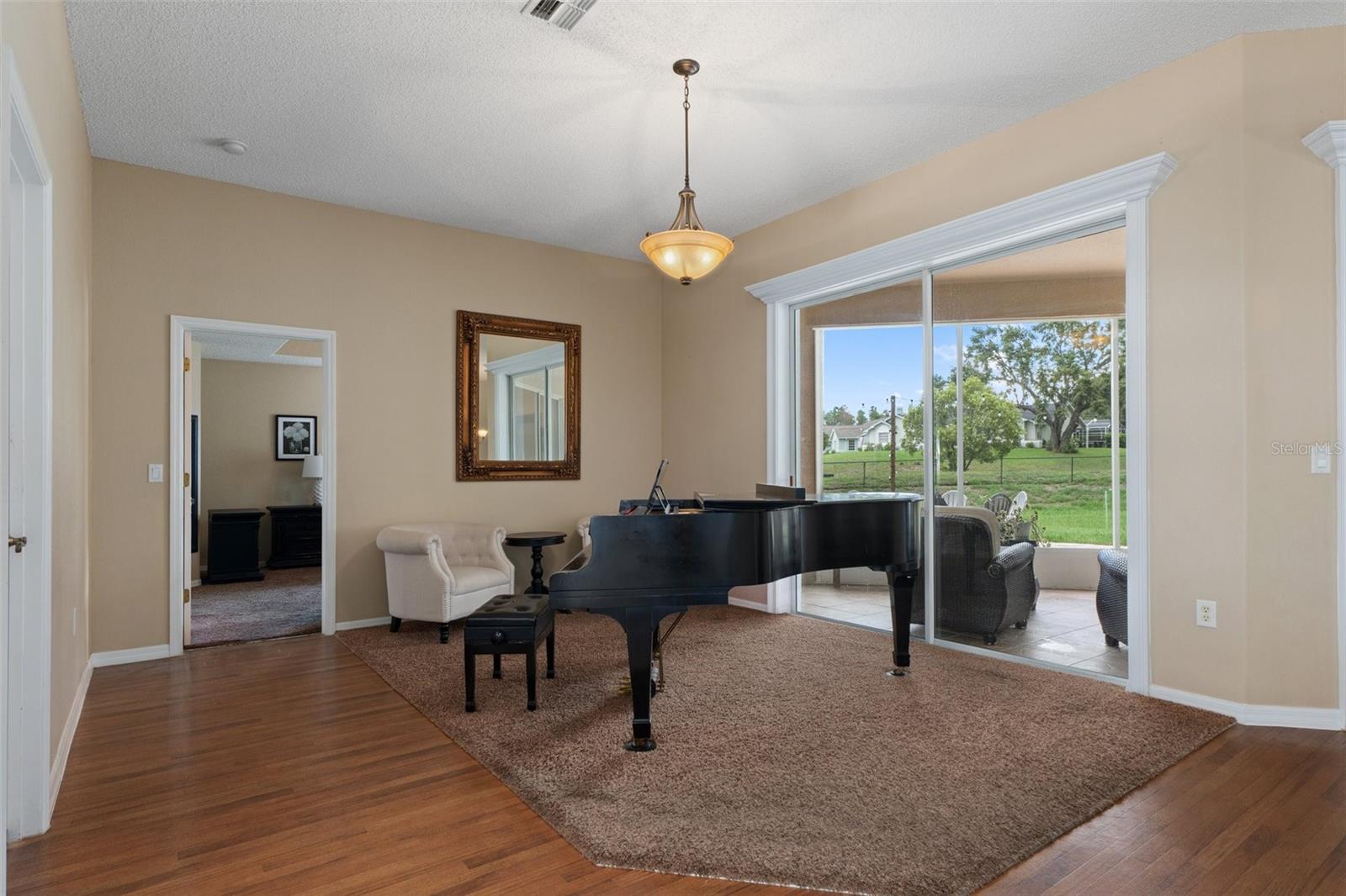 Image 6 of 59 For 9438 Lorendale Circle