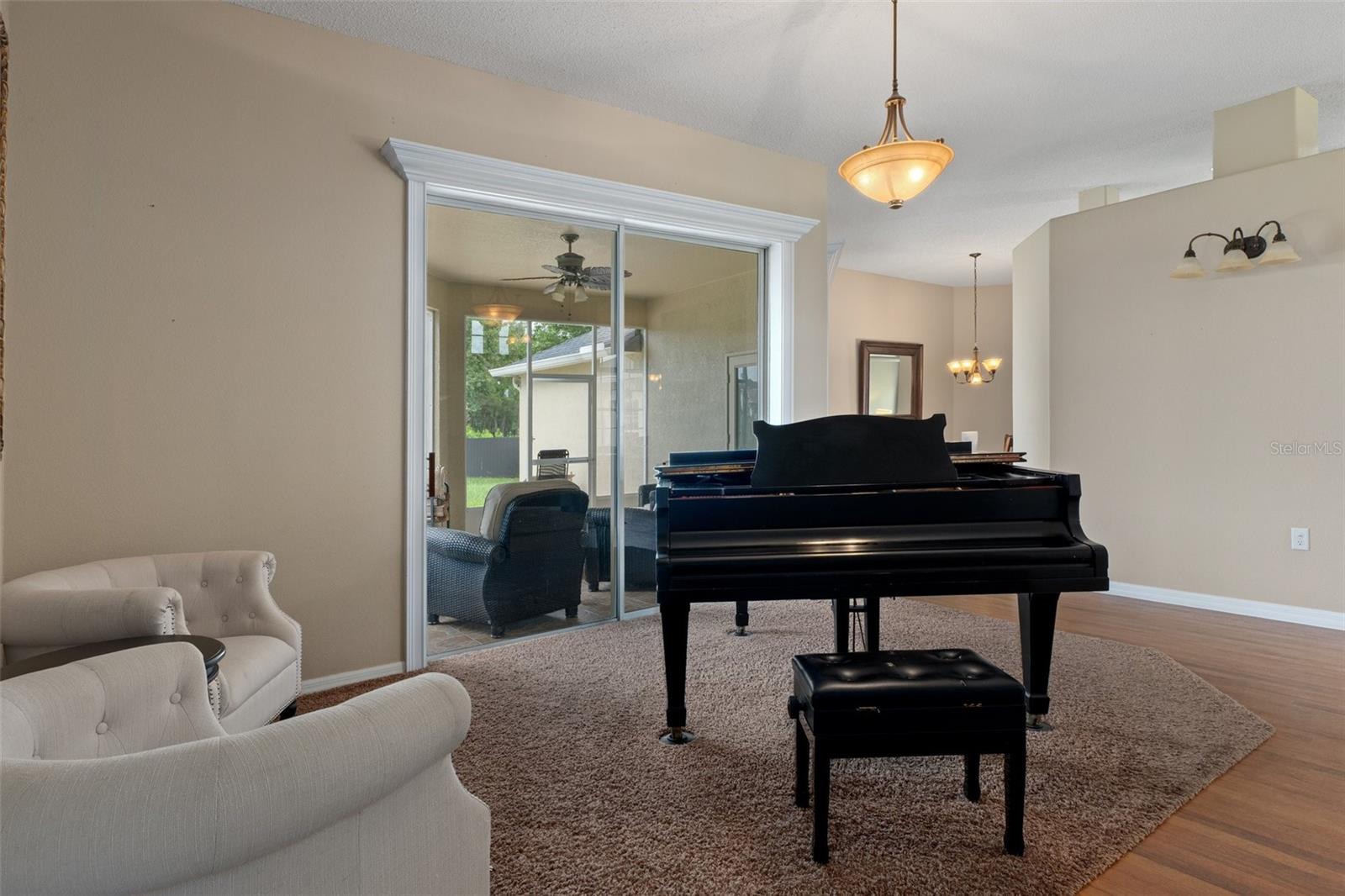 Image 8 of 59 For 9438 Lorendale Circle