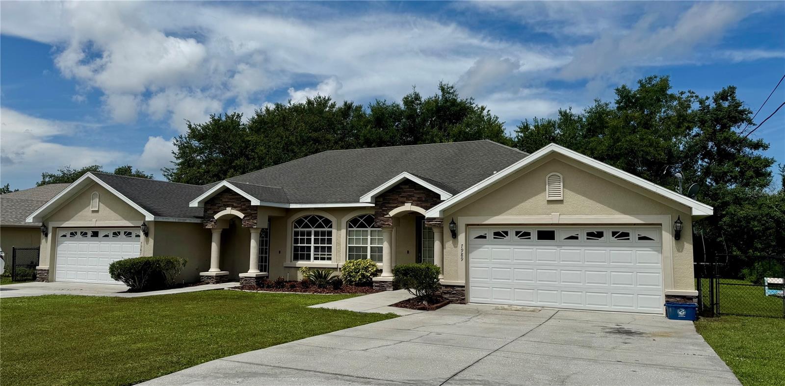 Image 2 of 16 For 7987 - 7989 Pinehurst Drive