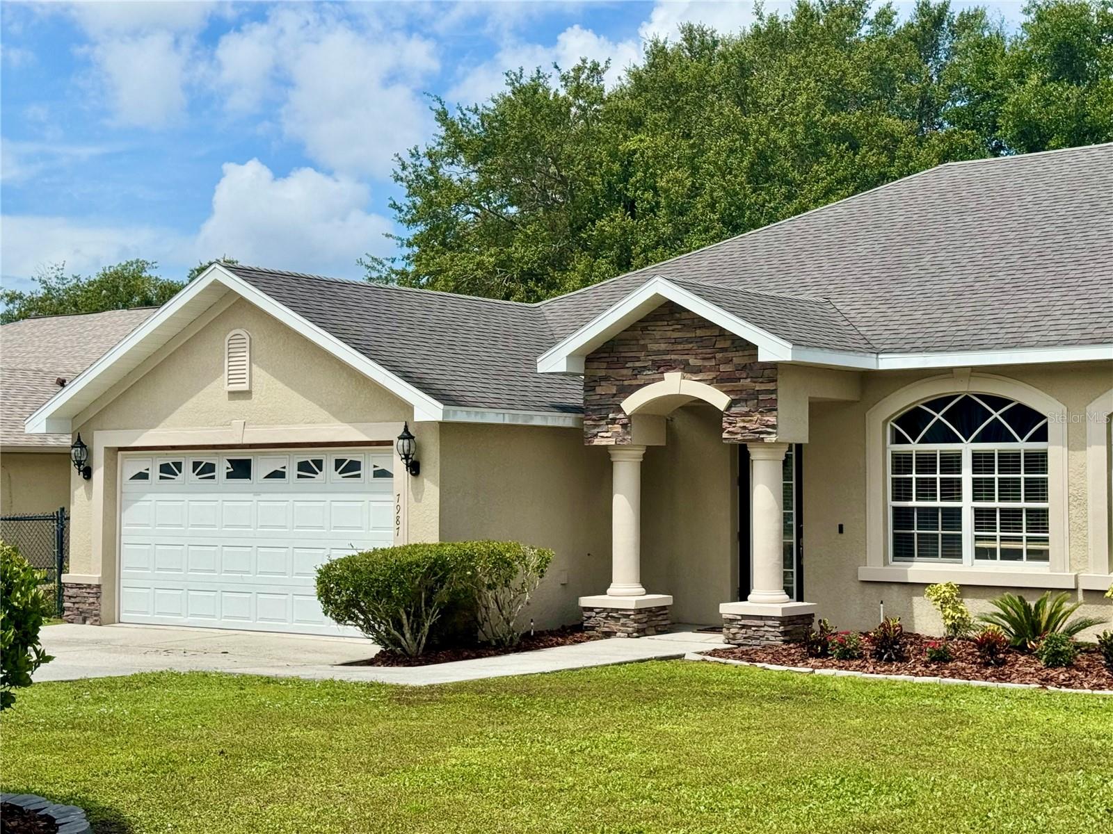 Image 3 of 16 For 7987 - 7989 Pinehurst Drive