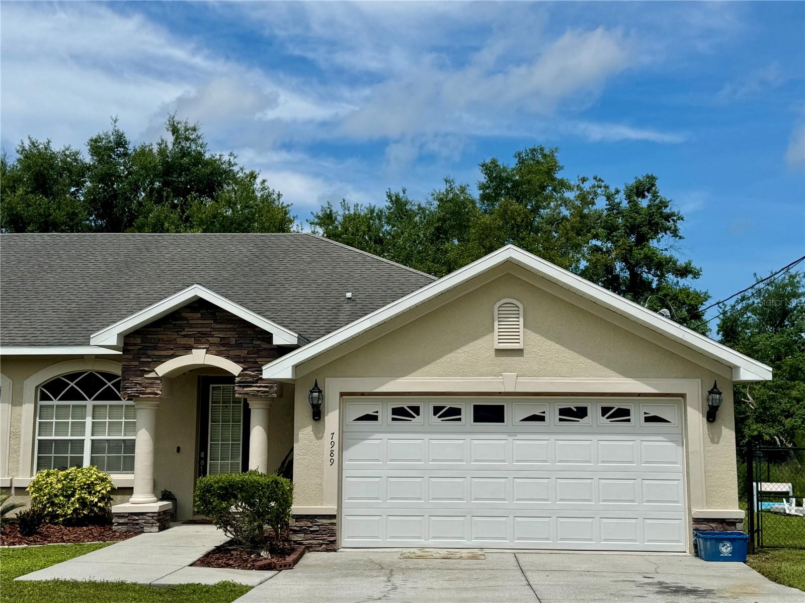 Image 4 of 16 For 7987 - 7989 Pinehurst Drive