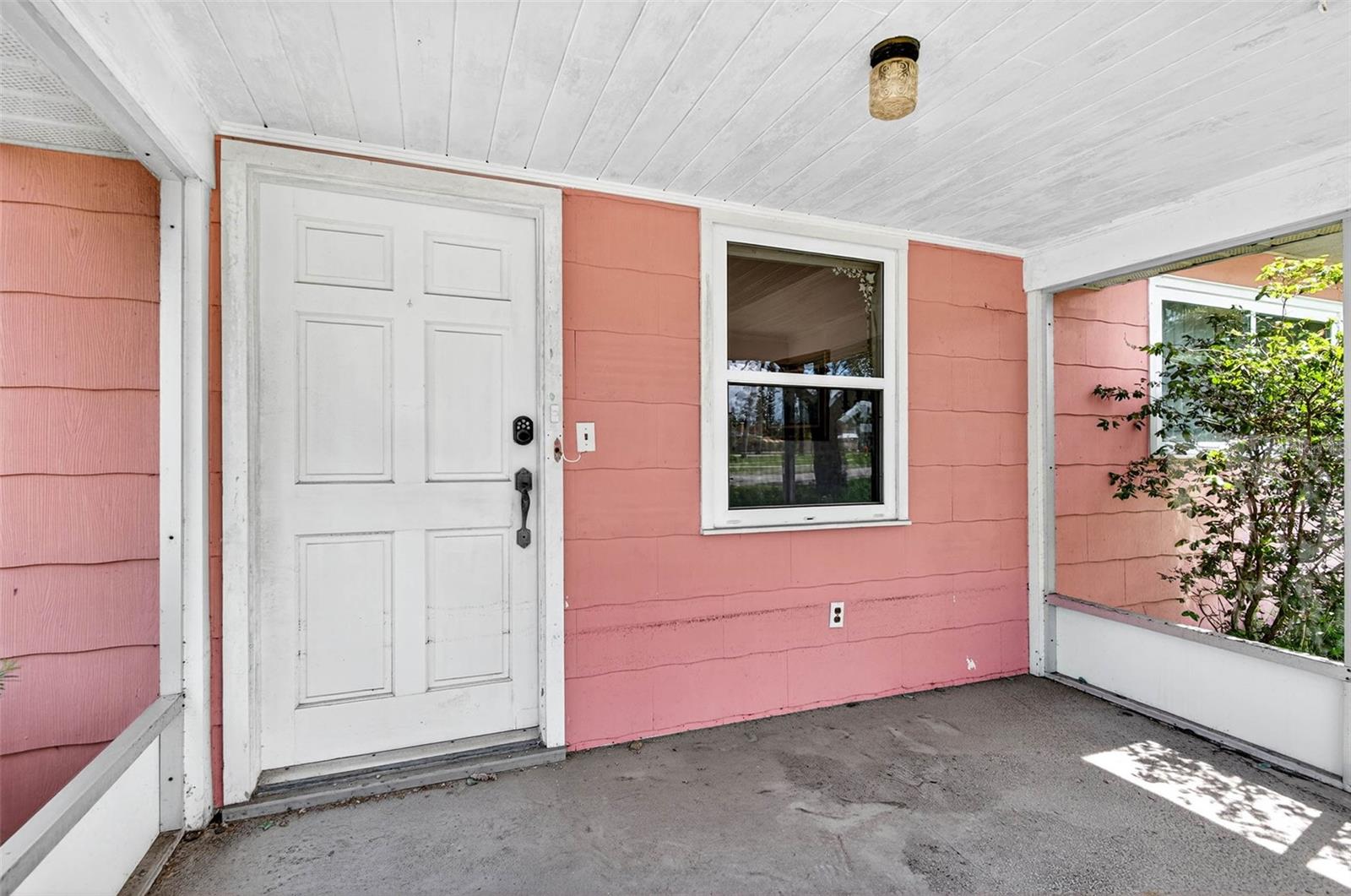 Image 4 of 9 For 614 Riverside Drive