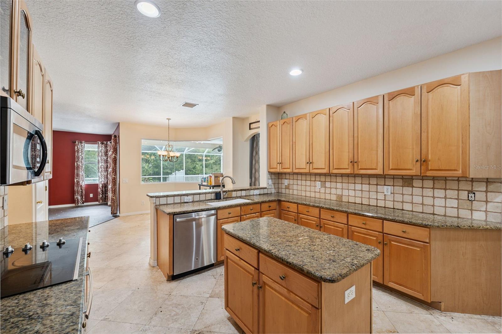 Listing photo id 8 for 3109 Ashmonte Drive