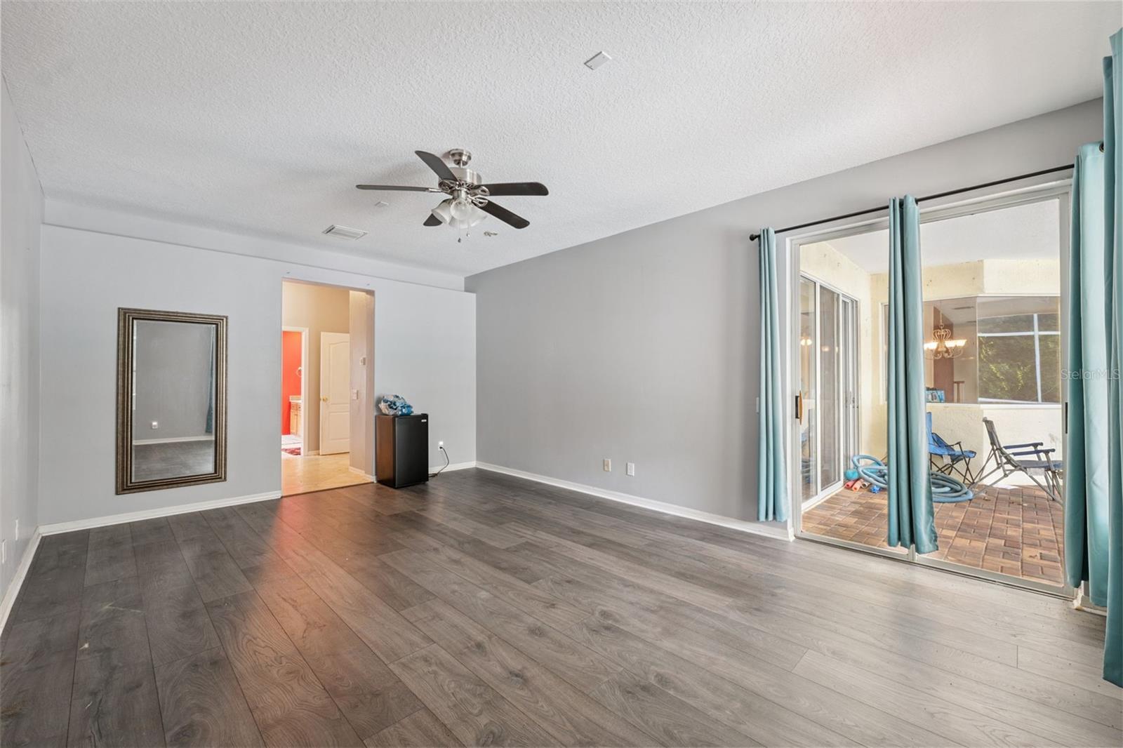 Listing photo id 13 for 3109 Ashmonte Drive