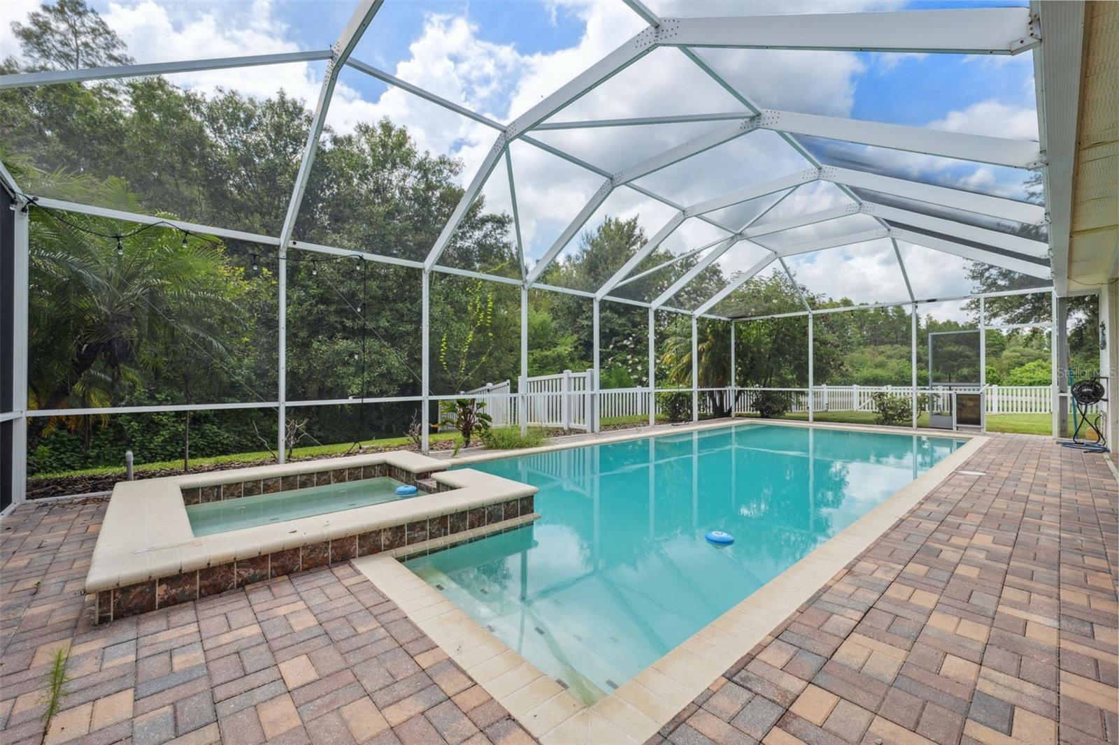Listing photo id 30 for 3109 Ashmonte Drive