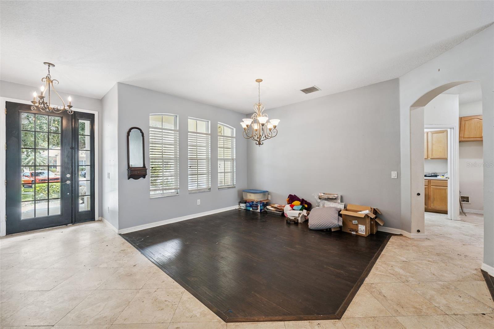 Listing photo id 2 for 3109 Ashmonte Drive