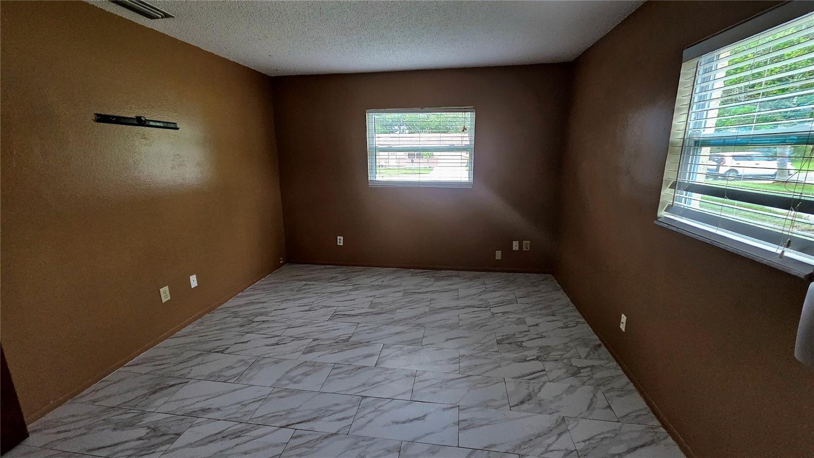 Image 20 of 25 For 15915 Sea Pines Drive