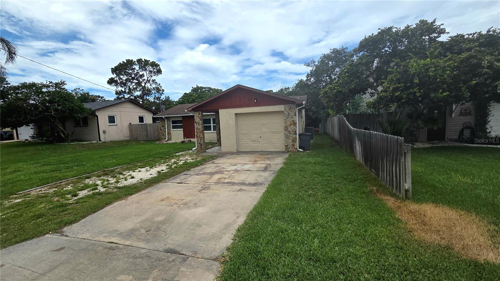 Image 3 of 25 For 15915 Sea Pines Drive