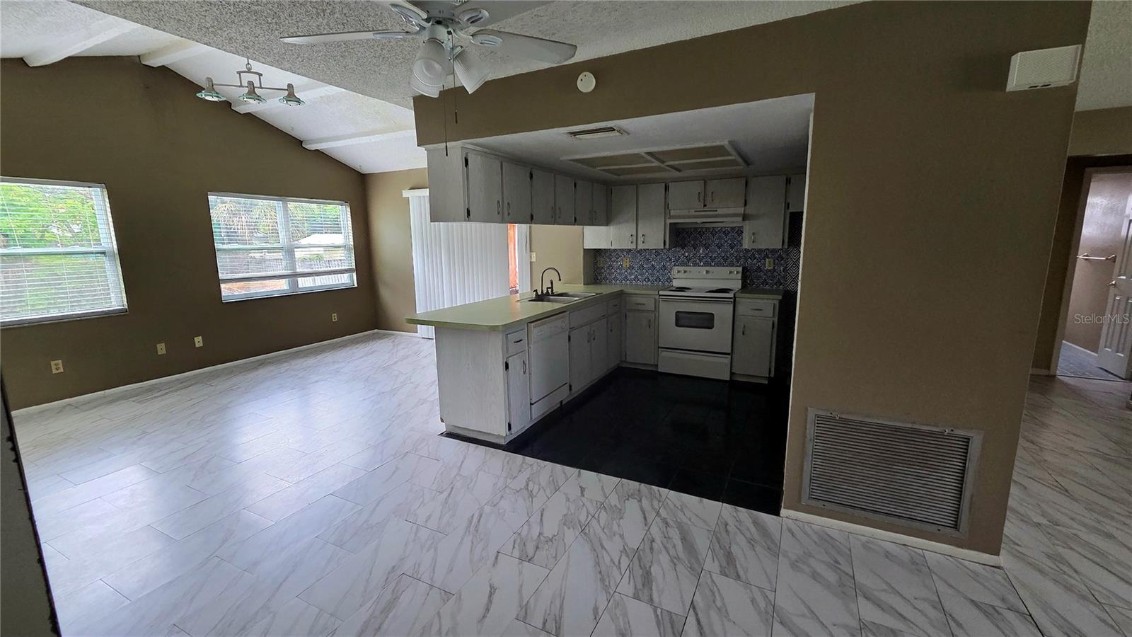Image 7 of 25 For 15915 Sea Pines Drive