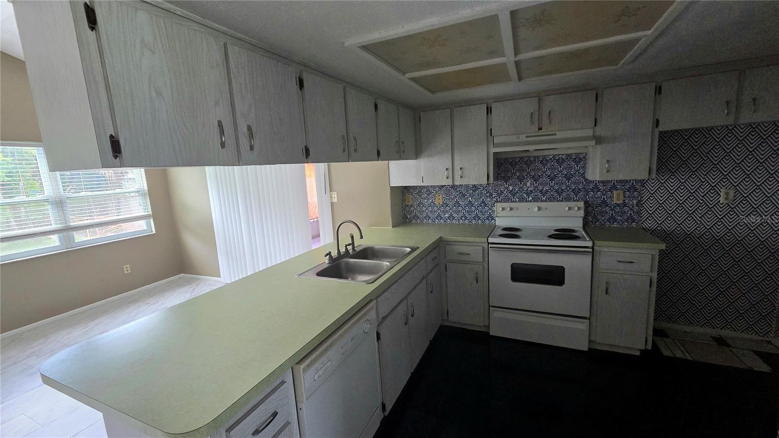 Image 9 of 25 For 15915 Sea Pines Drive
