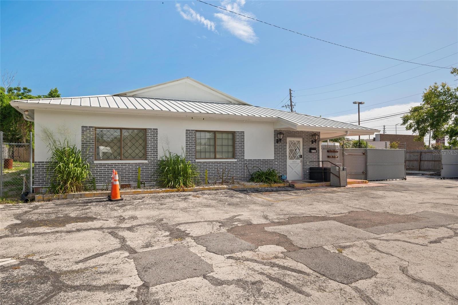 Image 14 of 48 For 4349 Louis Avenue