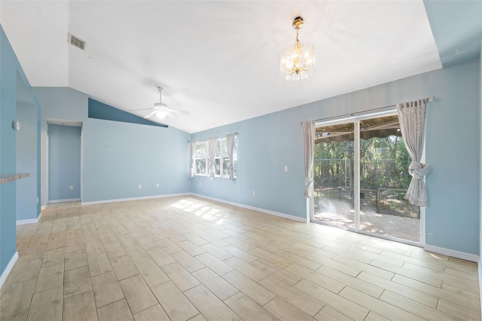 Image 13 of 35 For 7464 Cherokee Trail