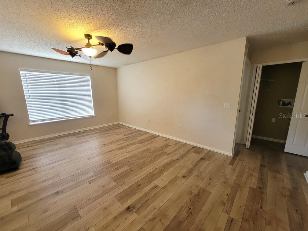 Image 14 of 33 For 11410 Elgin Boulevard