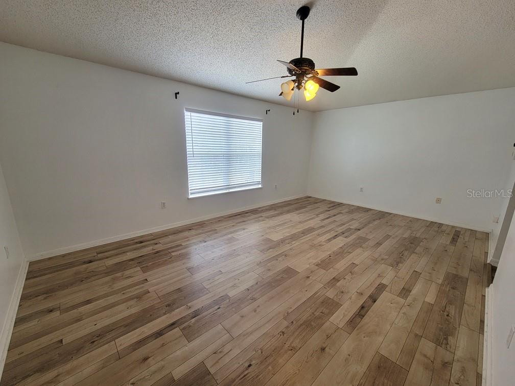Image 15 of 33 For 11410 Elgin Boulevard