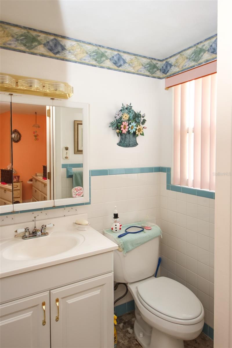 Image 19 of 25 For 10638 Oak Hill Drive