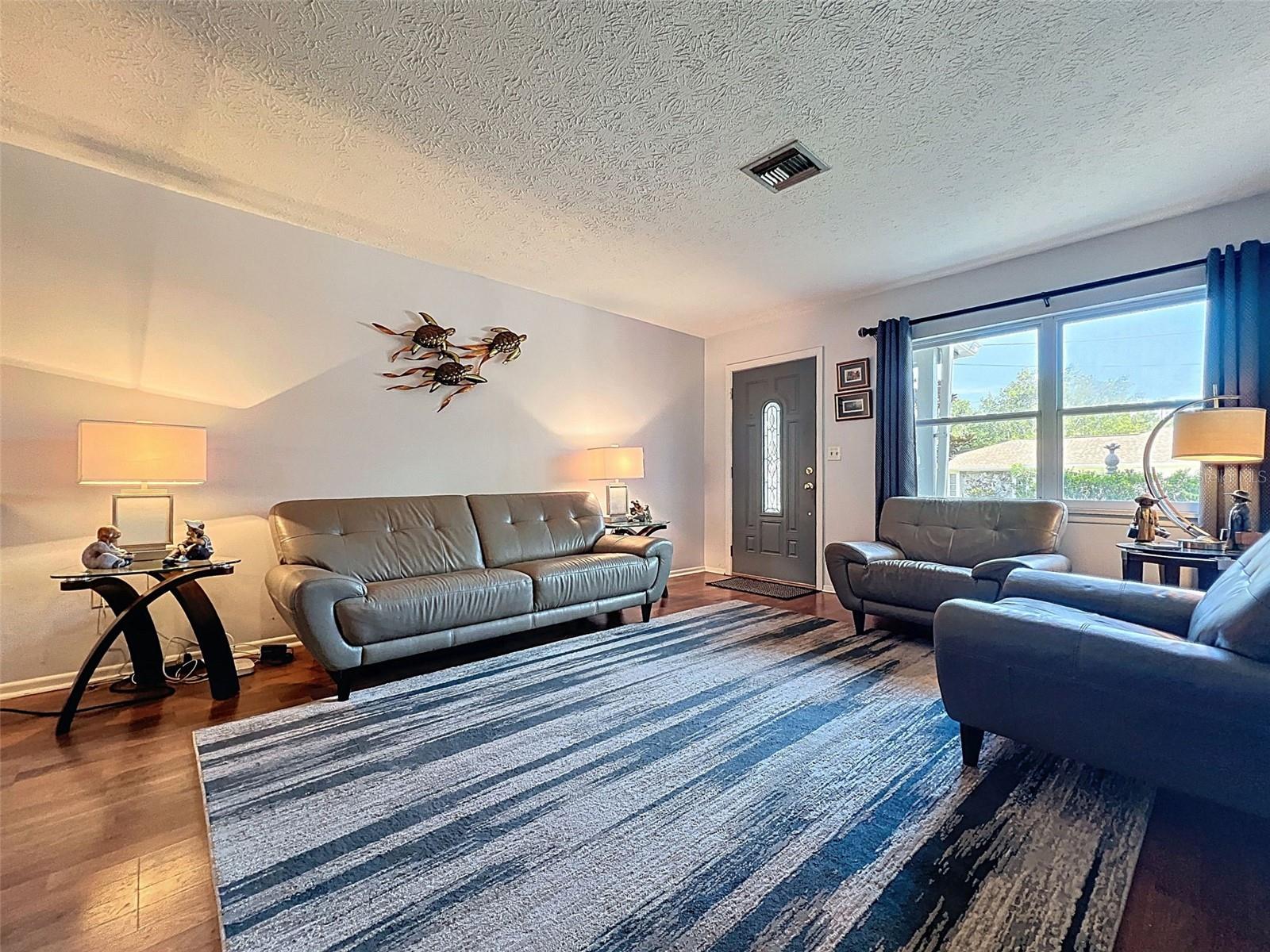 Image 6 of 52 For 8640 Horizon Lane