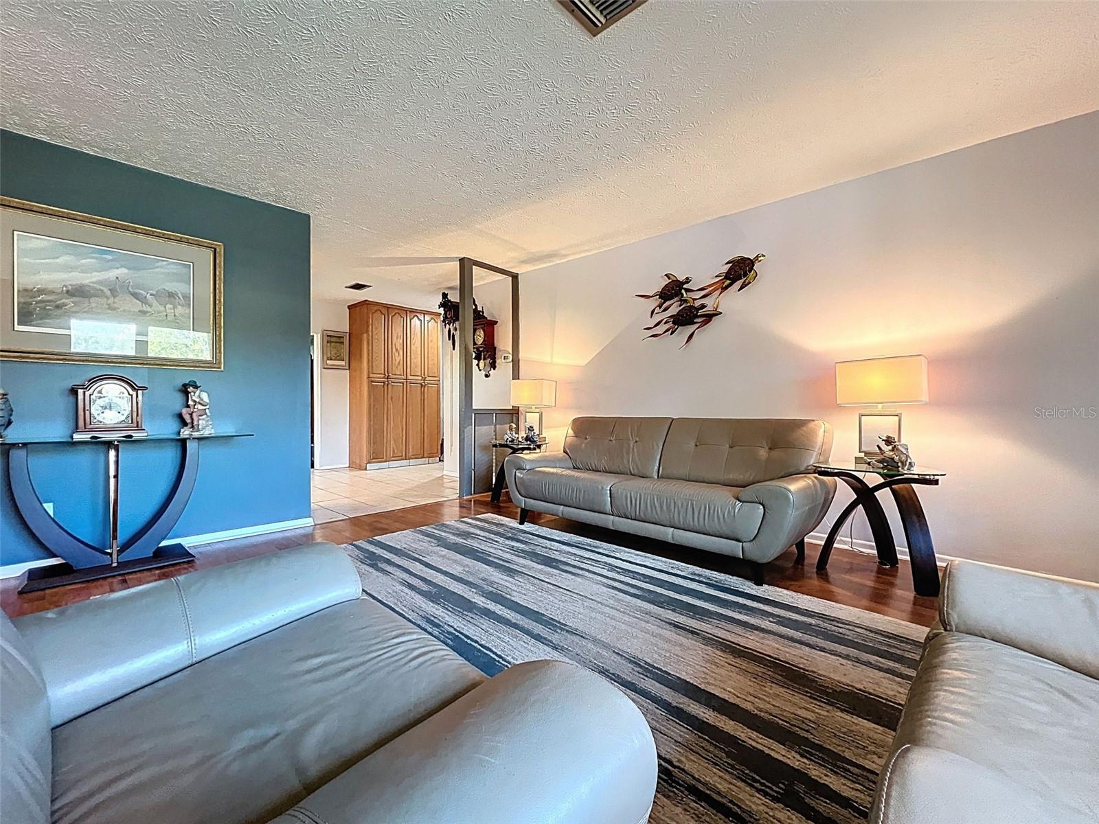 Image 7 of 52 For 8640 Horizon Lane